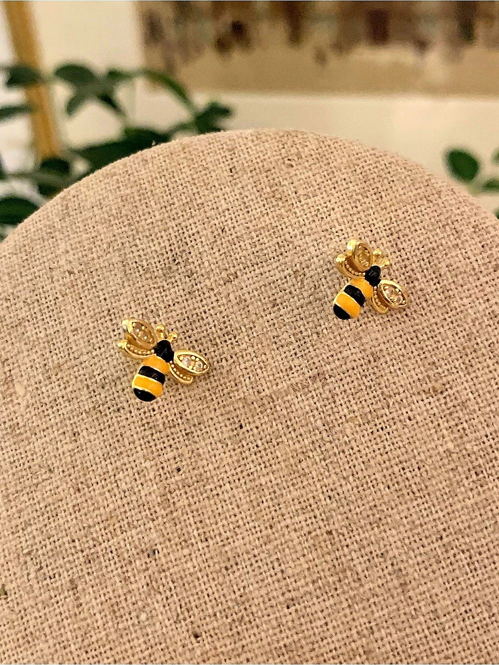 ✨Dainty Bee Stud Earrings whimsical garden .925 silver ✨